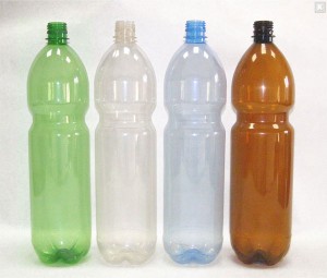 Украшаем двор пластиковыми бутылками